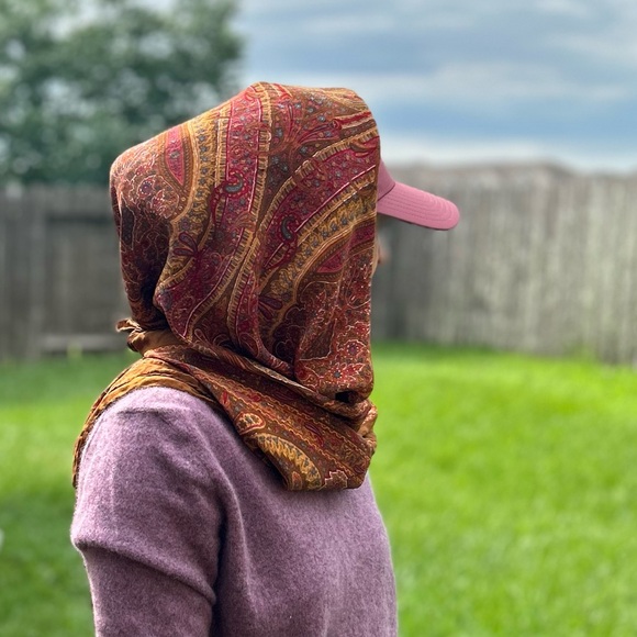 Silk paisley scarf - Picture 3 of 4